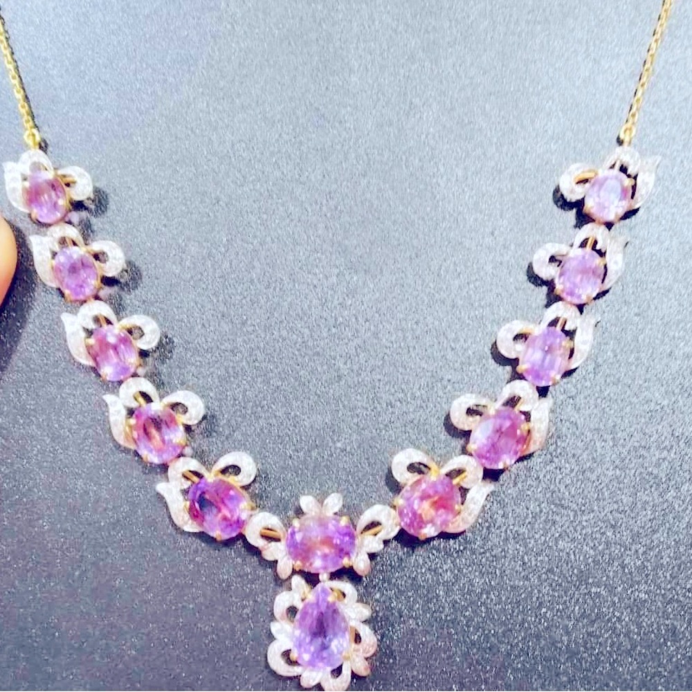 Natural 11.41 gram Amethyst, natural 117 diamonds, 20kgold 20.32 g.Total-31.73 g